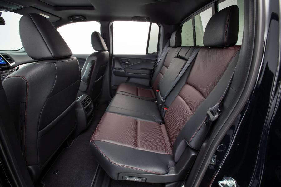  Honda Ridgeline Black Edition 2016 года  (фото 24 из 30)